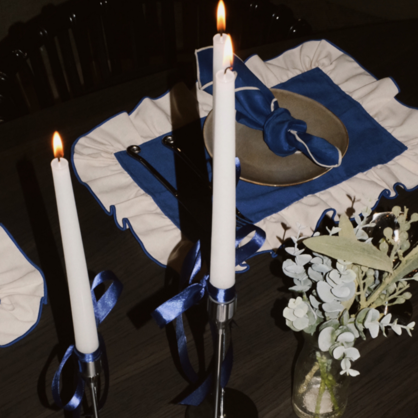 ruffled placemat royal blue & cream - set of 2