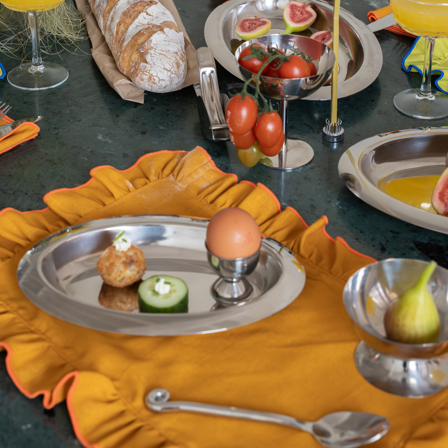 ruffled placemat golden sand - set of 2